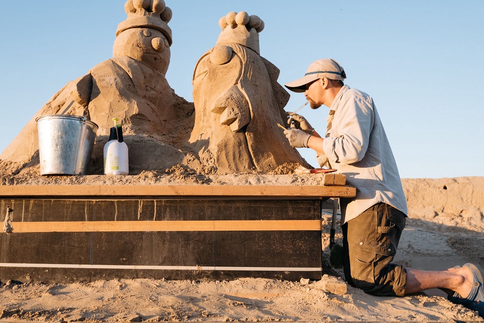 Организаторы фестиваля рассказали, каково строить скульптуры из «сурового» челябинского песка